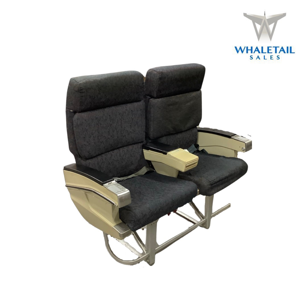 Business Class MD-80 Aircraft Row of 2 Seats Dark Blue Cloth